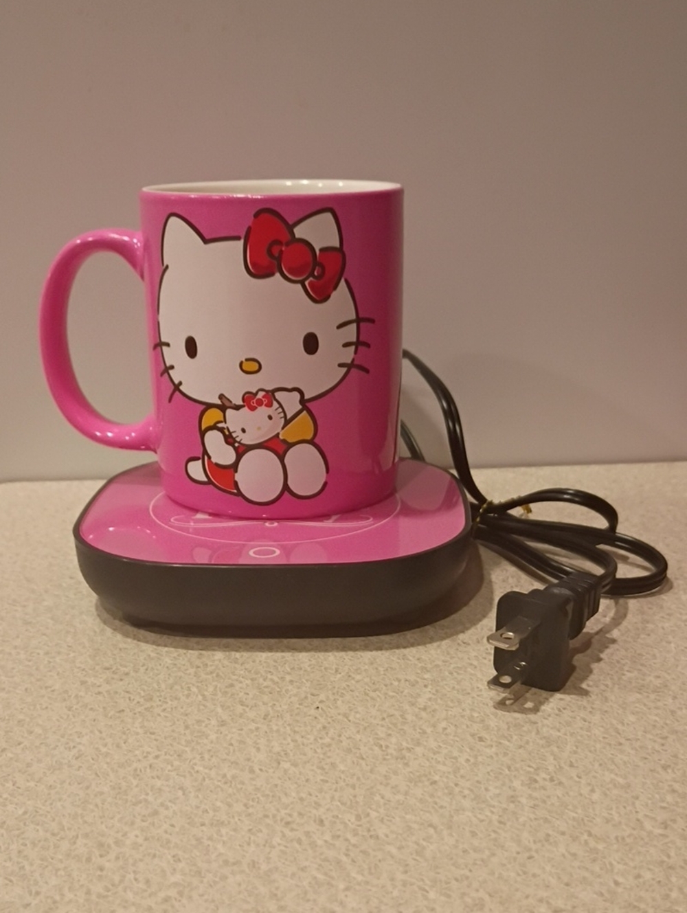 Hello Kitty themed ceramic mug and electric warmer set features a bright Pink - Picture 2 of 6